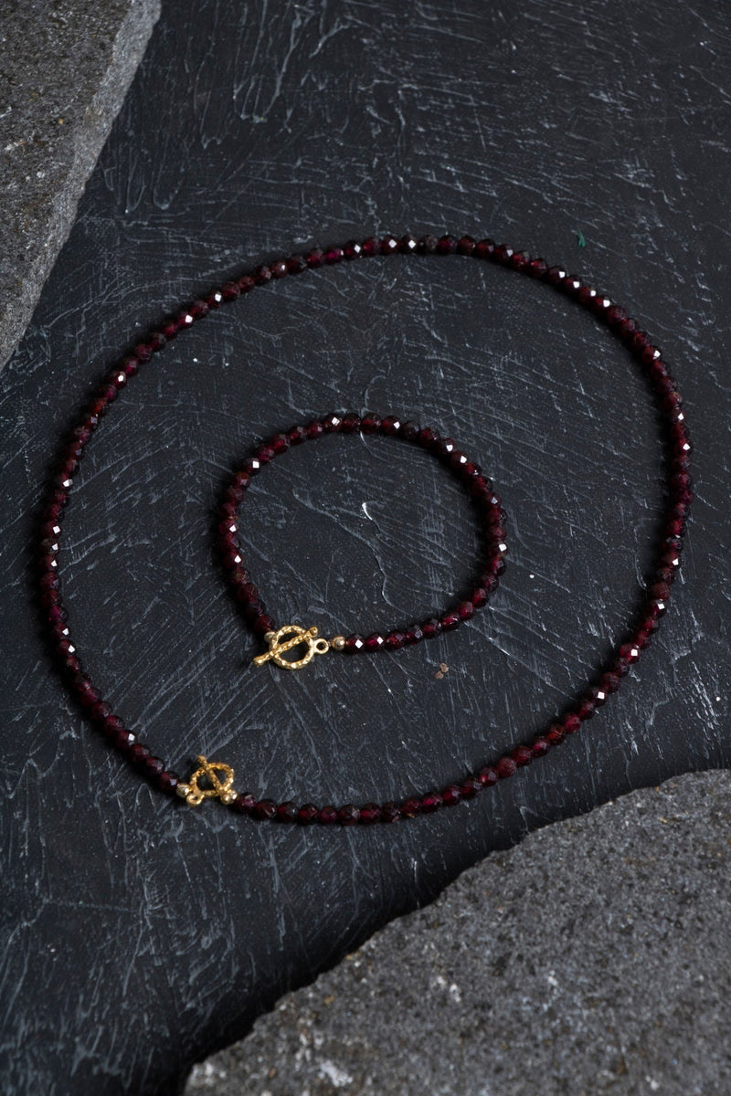 Laboratory Certified Garnet (Granat) Faceted Natural Stone Set with Gold-Plated Accents (Necklace & Bracelet)