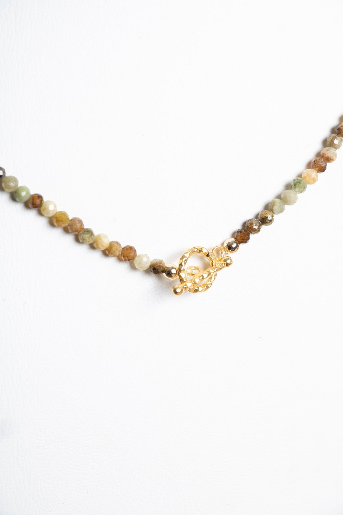 Sertifikalı Tsavorit Lal Altın Kaplama Gümüş Kapama Doğal Taş Kolye